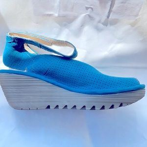 Sky London wedge “Yala”